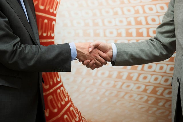 Handshake_duisenberg_school_of_finance.jpg